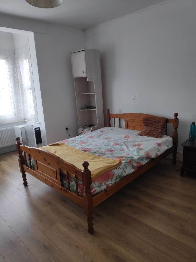 Large room -Short stay -3rd -25th Nov- Harrow 