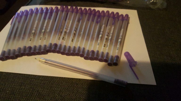 image for Sakura Silver Shadow purple Gelly Roll pens