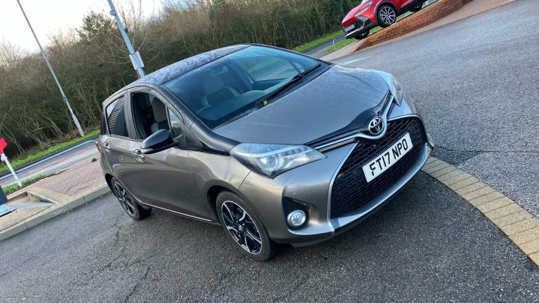 2017 Toyota Yaris 1.33 VVT-i Design 5dr Petrol Hatchback Hatchback Petrol Manual