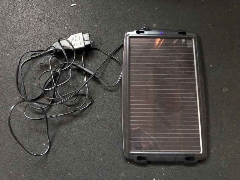 AA 2.4w solar charge panel