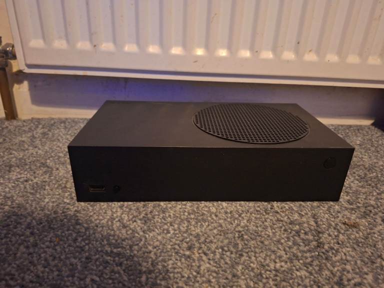 Xbox Series s Console 1tb – Good Condition