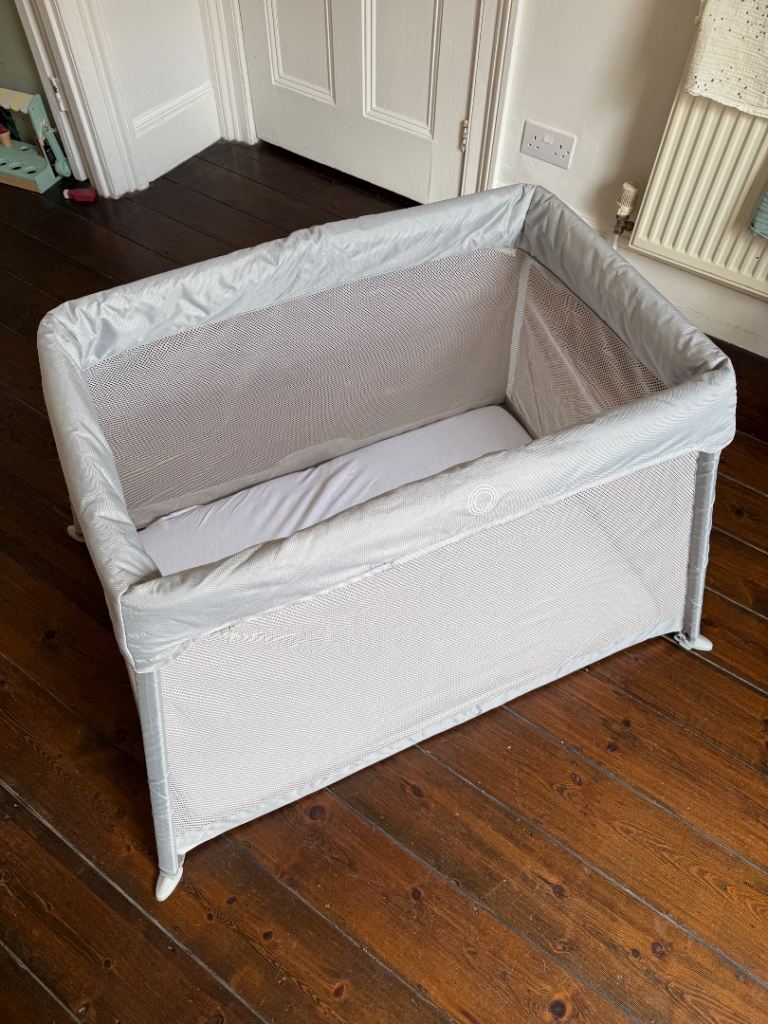 Venture AirPod Travel Cot