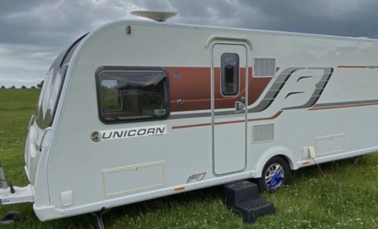 BAILEY Unicorn Vigo Fixed Island Bed