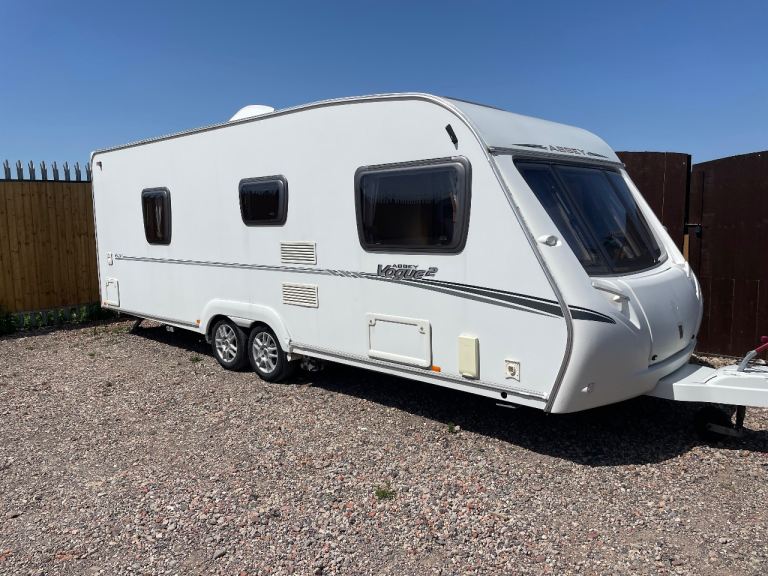 Fixed bed Twin axle 2009 abbey vogue 2  can deliver 