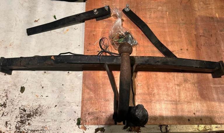 Complete tow bar assembly kit for Megane Scenic Mk3