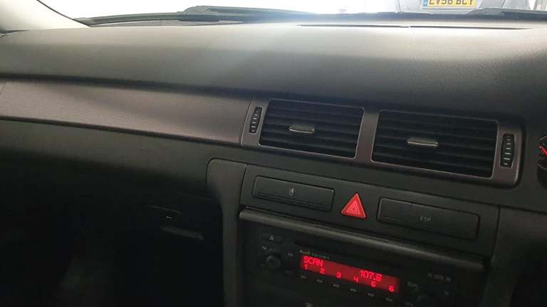 AUDI A6 2.0 SPECIAL EDITION*GENUINE 33,000 MILES*RARE*LEATHER * STUNNING CAR 