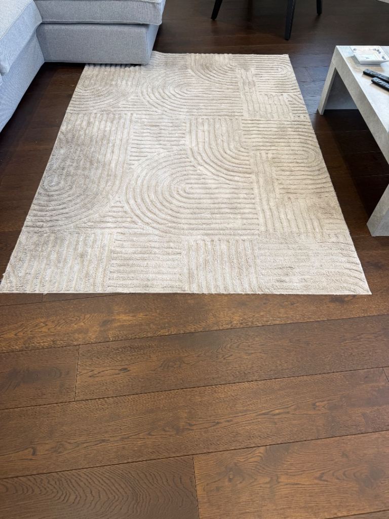 Modern Cream Patterned Rug - Good Condition