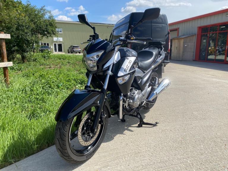 SUZUKI INAZUMA GW250 L3, 2014, 20,332 MILES, VERY CLEAN WELL LOOKED AFTER RETRO