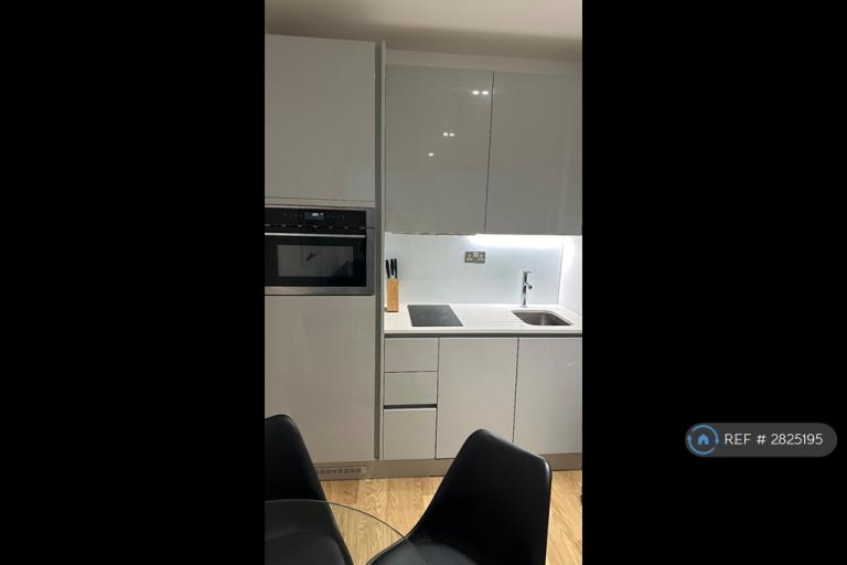 1 bedroom flat in Langwood House, Rickmansworth, WD3 (1 bed) (#2825195)