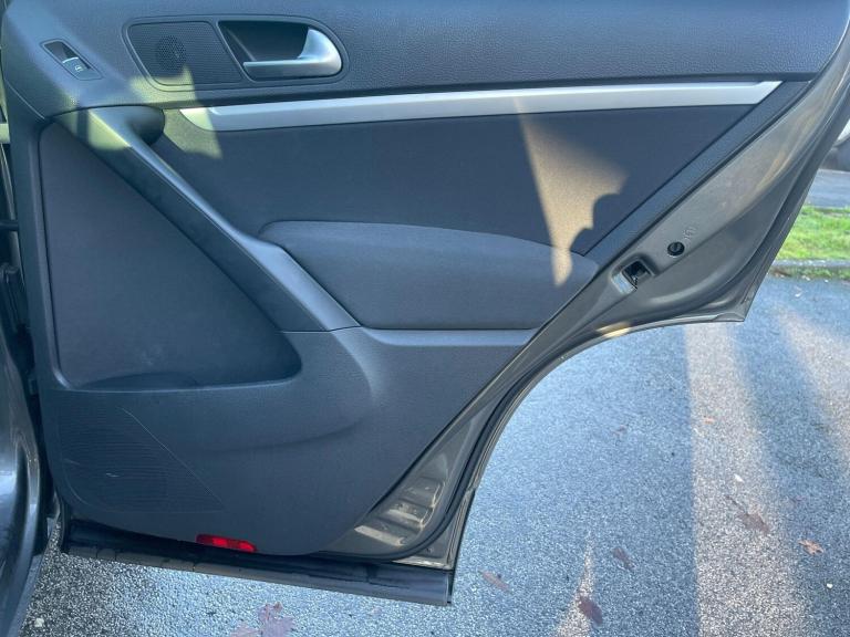 2016 Volkswagen Tiguan 2.0 TDI BlueMotion Tech Match Edition DSG 4WD Euro 6 (s/s) 5dr ESTATE Dies...