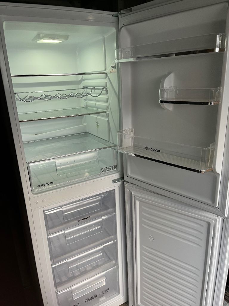 Hoover fridge freezer - all shelving intact 