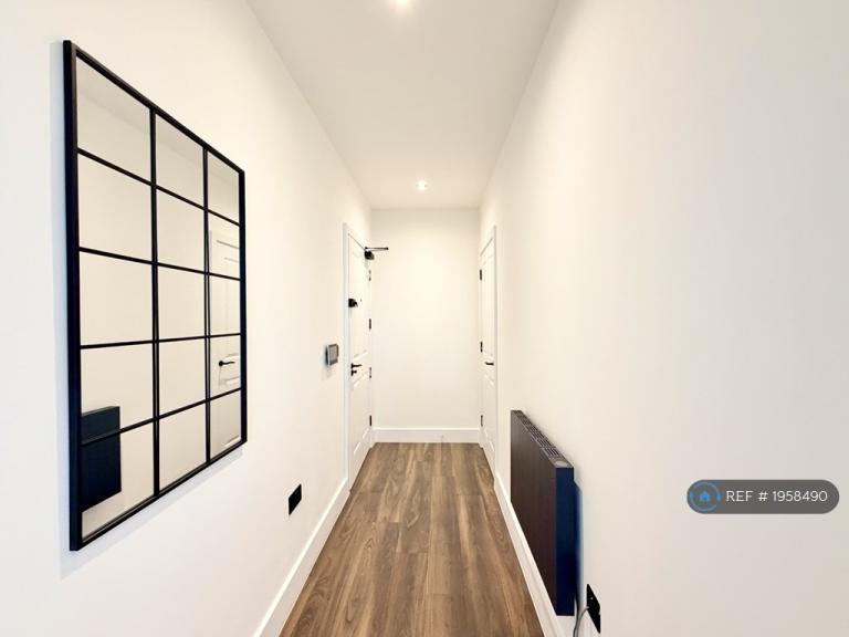 2 bedroom flat in Harrow Road, London, W10 (2 bed) (#1958490)