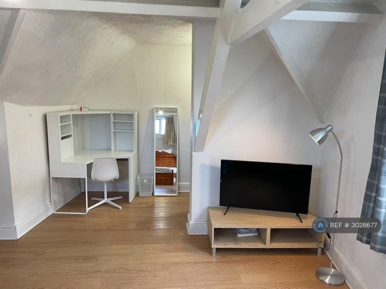 1 bedroom in Glasshouse St, Nottingham, NG1 (#3028677)