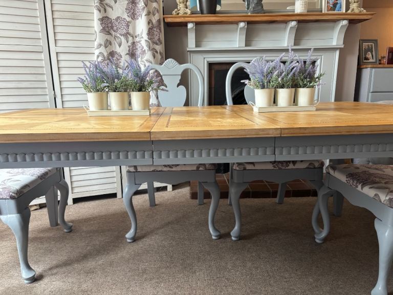 Fabulous Refurbished Dining Tables & Chairs for Christmas!
