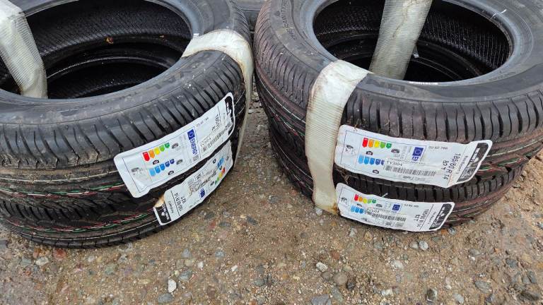 5 x MX5 Isola Wheels + 4 x brand new 185 60 R14  Uniroyal Rain Expert 3 tyres