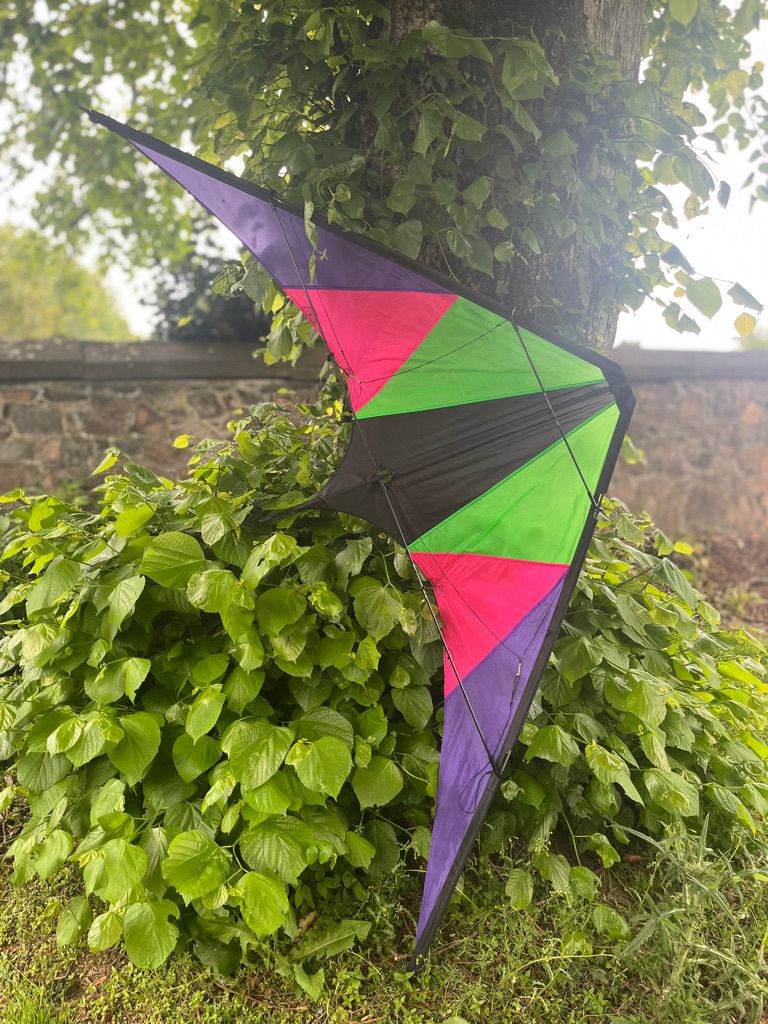 THF "El Nino" MEDIUM STUNT KITE. AS NEW NEVER USED