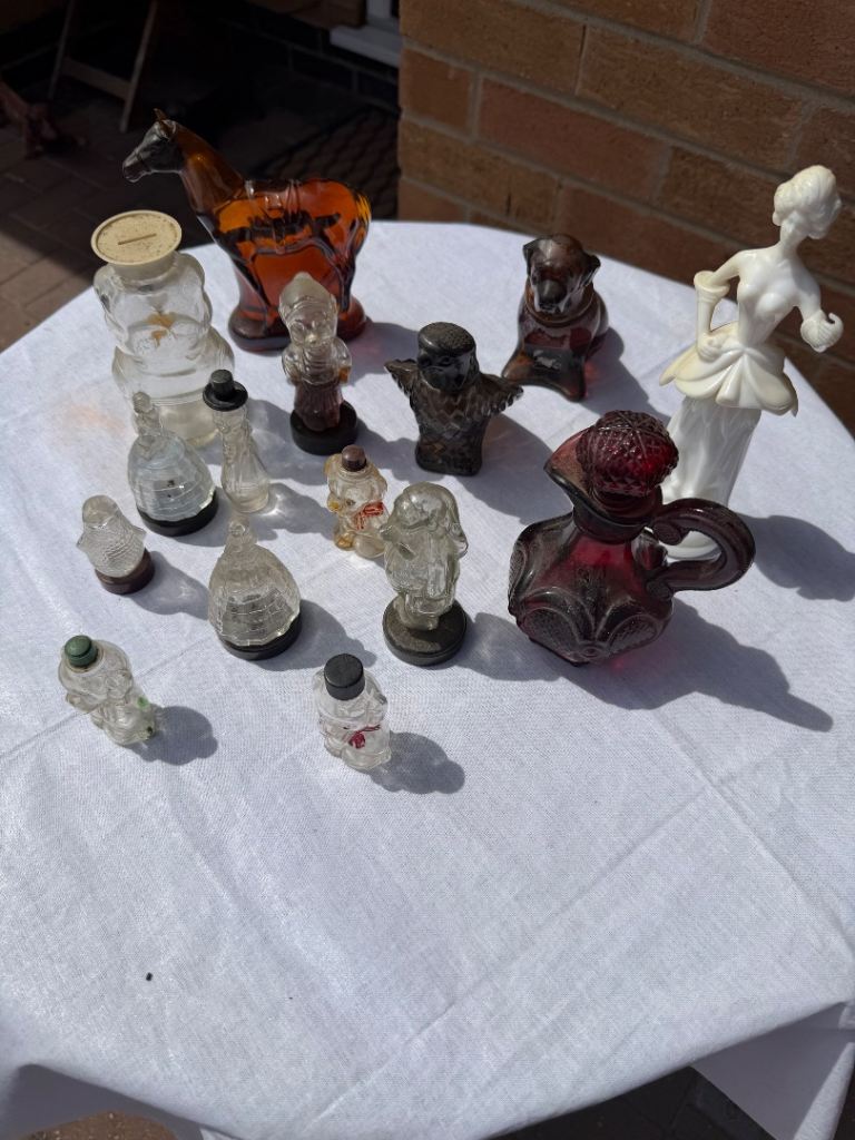 Vintage avon scent bottles 