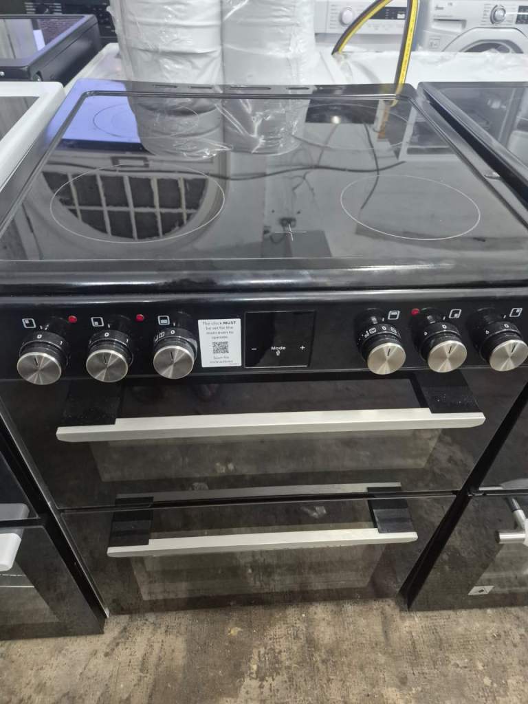  60cm electric  cooker available