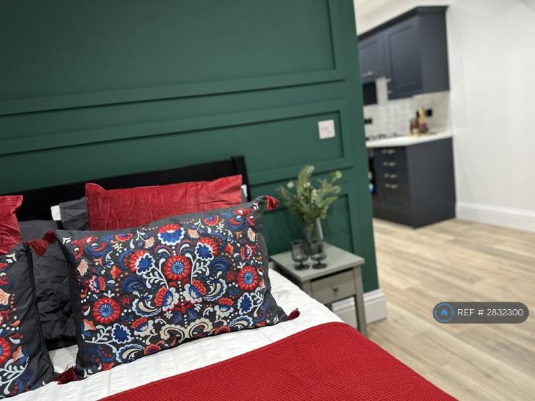 Studio flat in Nottingham Road, Derby, DE1 (#2832300)