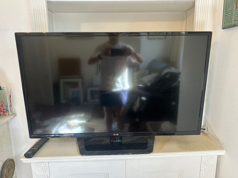 43inch LG tv for sale