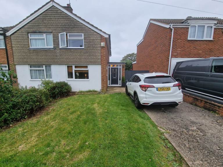 **NEW**Lovely Family Home**Limbury Area of Luton**Off-Street Parking**Large Garden**