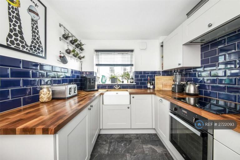 2 bedroom flat in Bruford Court, London, SE8 (2 bed) (#2722093)