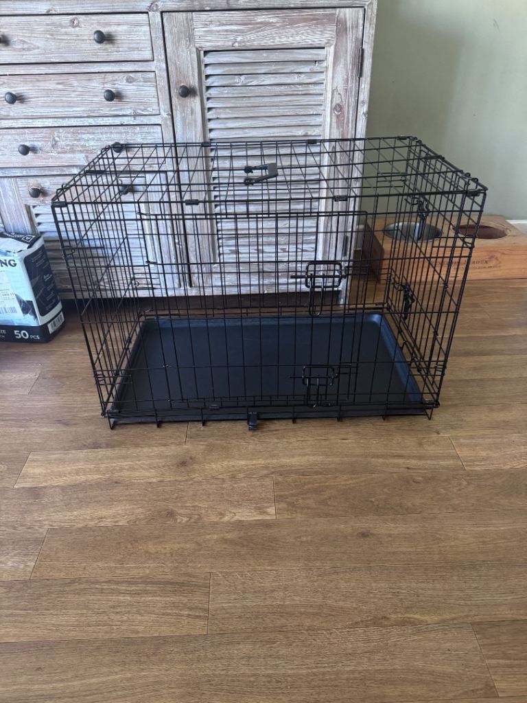 Small -medium dog crate 