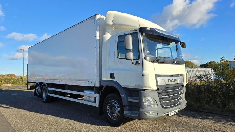 2020 DAF Trucks CF 320 FAN 6x2 26T Box Truck