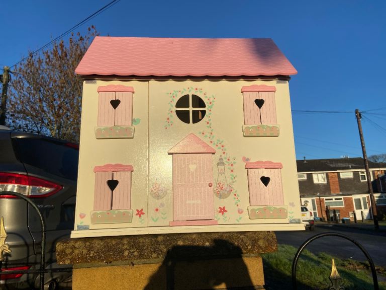 Dolls house (Xmas present)