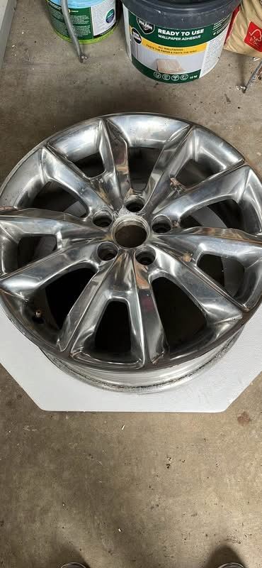 Jeep Cherokee alloy wheel 
