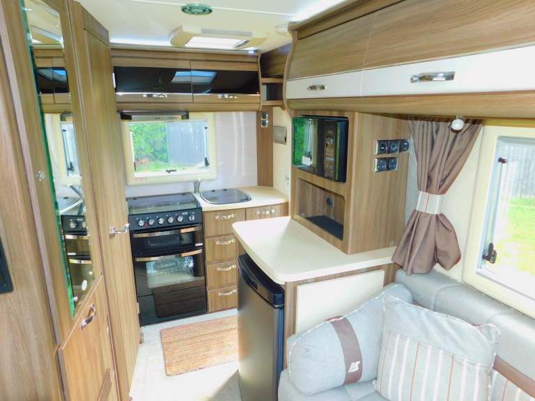 Auto-Sleeper Broadway Peugeot 2.0L Luxury 2 Berth Motorhome for sale