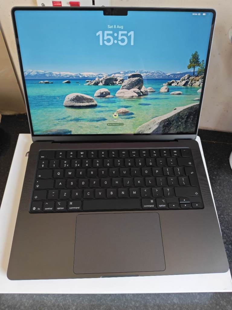 NEW: MACBOOK PRO 14" M5, 16GB, 512GB, (2026 BLACK)