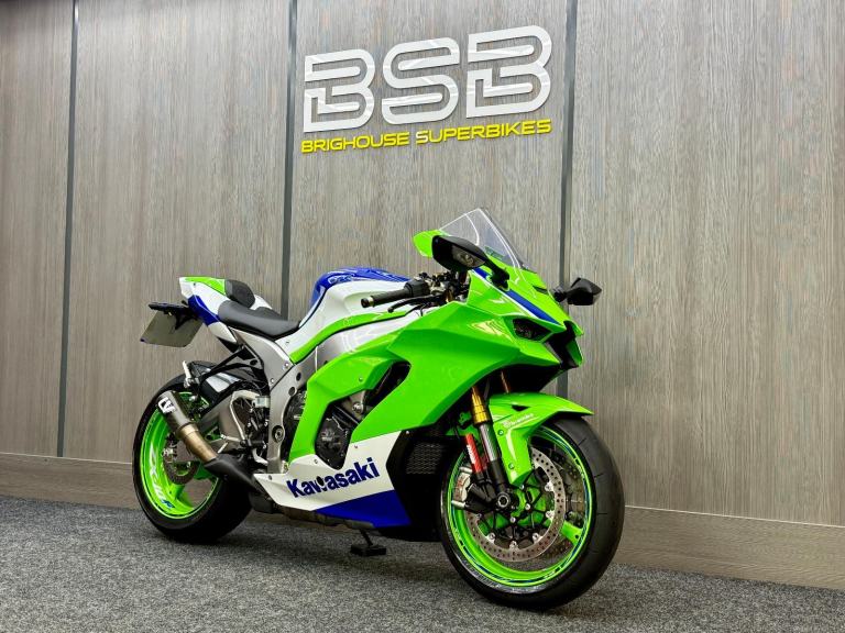 2024 74 Kawasaki Ninja ZX10R 40th Anniversary - Stunning Bike +Extras