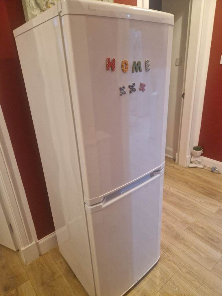 Frost free fridge freezer