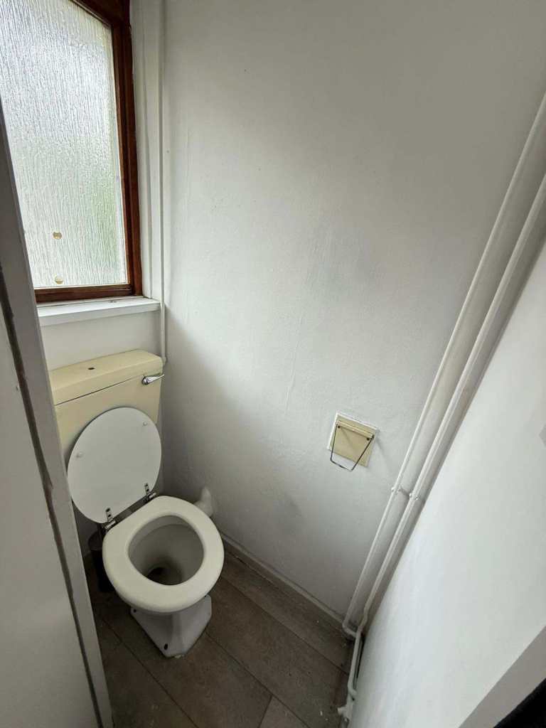 DOUBLE ROOM AVAILABLE NOW CANARY WARF , E14 – 3 minutes from station