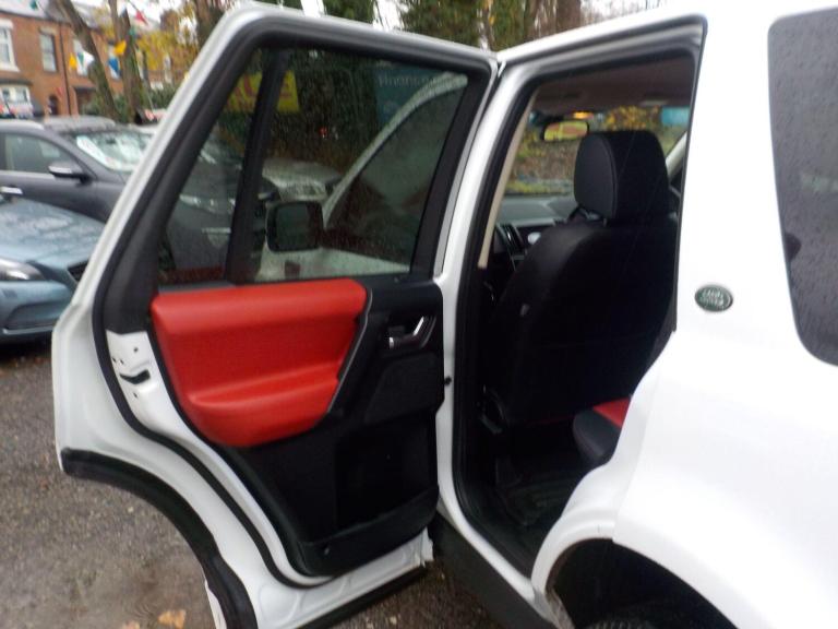 2013 Land Rover Freelander 2.2 SD4 Dynamic 5dr Auto ESTATE DIESEL Automatic