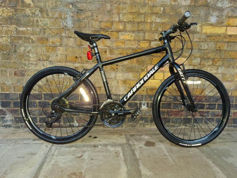 LIKE NEW CANNONDALE BAD BOY HYBRID BIKE 