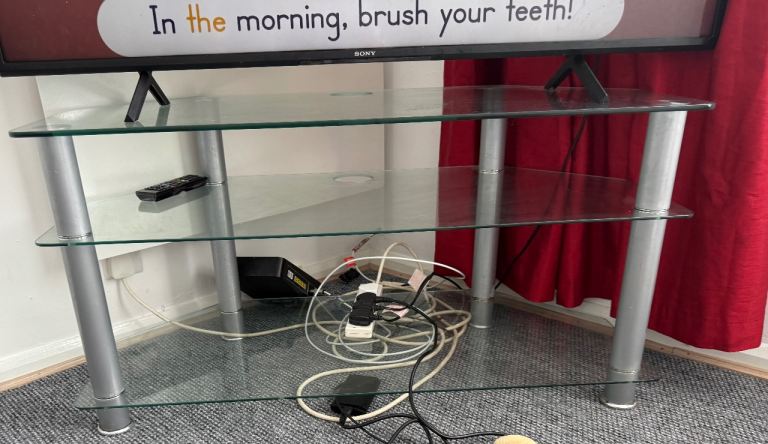 Glass TV Stand for Sale – Only £5! 