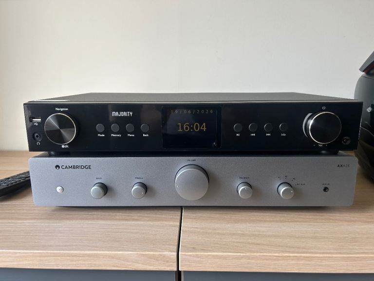 Cambridge Audio AXA25 Amplifier – Silver, Good Condition