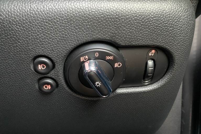 2017 MINI Hatch 1.5 Cooper D 3dr Auto [Chili Pack] Hatchback DIESEL Automatic