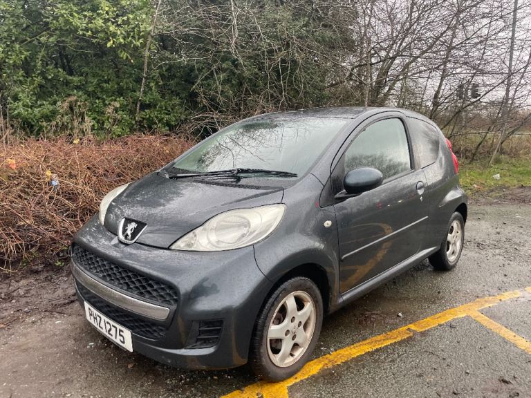 PEUGEOT 107 1.0 ENVY 2012 REG GREY 3 DOOR MOT OCTOBER 9TH 2026 ROAD TAX £20 LOW INSURANCE 60+MPG
