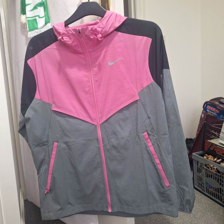 Small mens nike jacket 