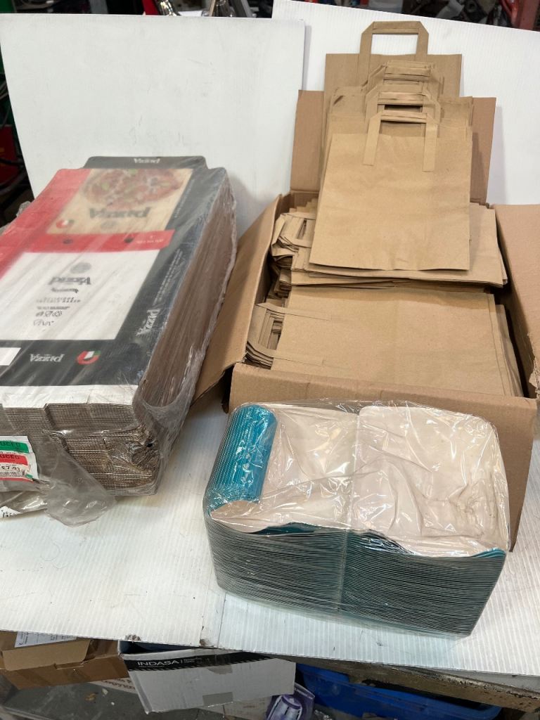 Takeaway Food Van Packaging Job Lot – Pizza Boxes, Burger Clamshells, Carrier Bags