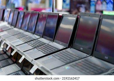 Cheaper laptop for sale DELL APPLE LENOVO HP APPLE all model available with warranty 
