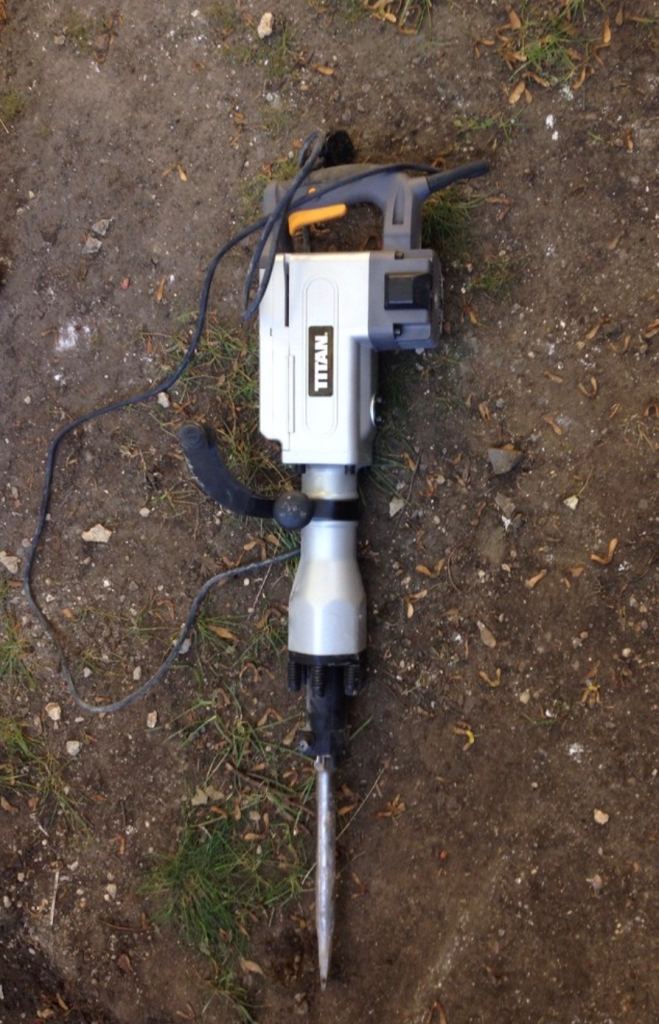 Titan Breaker Hammer – Good Condition