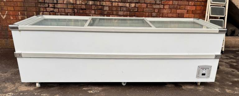 COMMERCIAL CHEST FREEZER- 2.5 METER /  ICE CREAM FREEZER- LIKE NEW