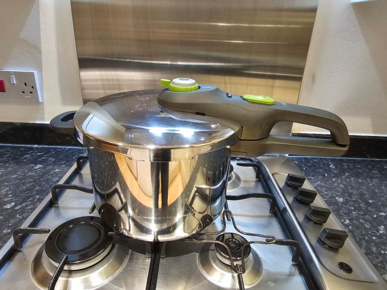 Tefal 6L pressure cooker 