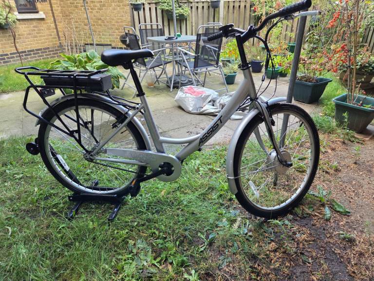 Pedal assist electric bicycle with all accessories 