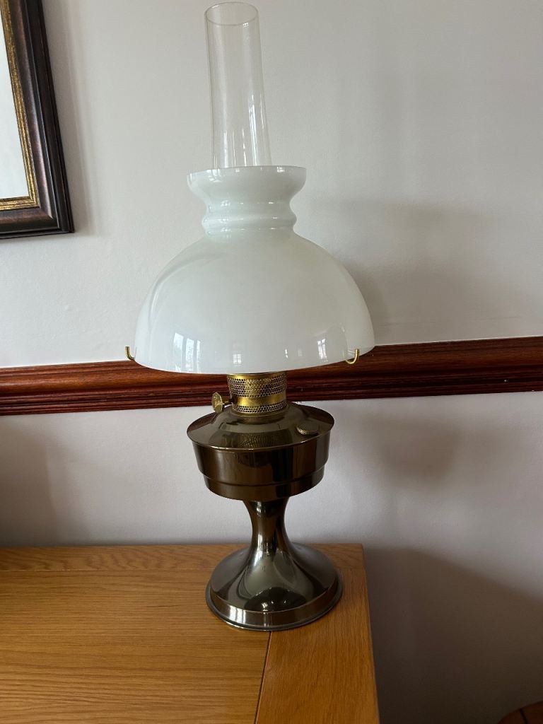Vintage Aladdin oil lamp 