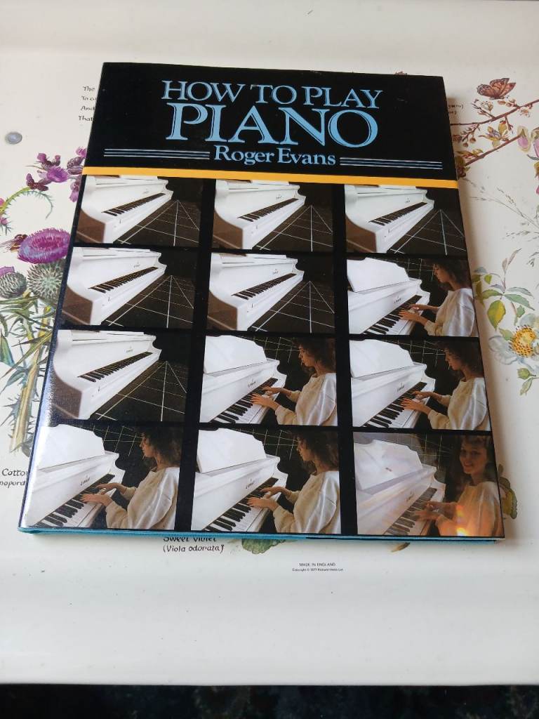 How to Play Piano by Roger Evans – Music Book, Good Condition